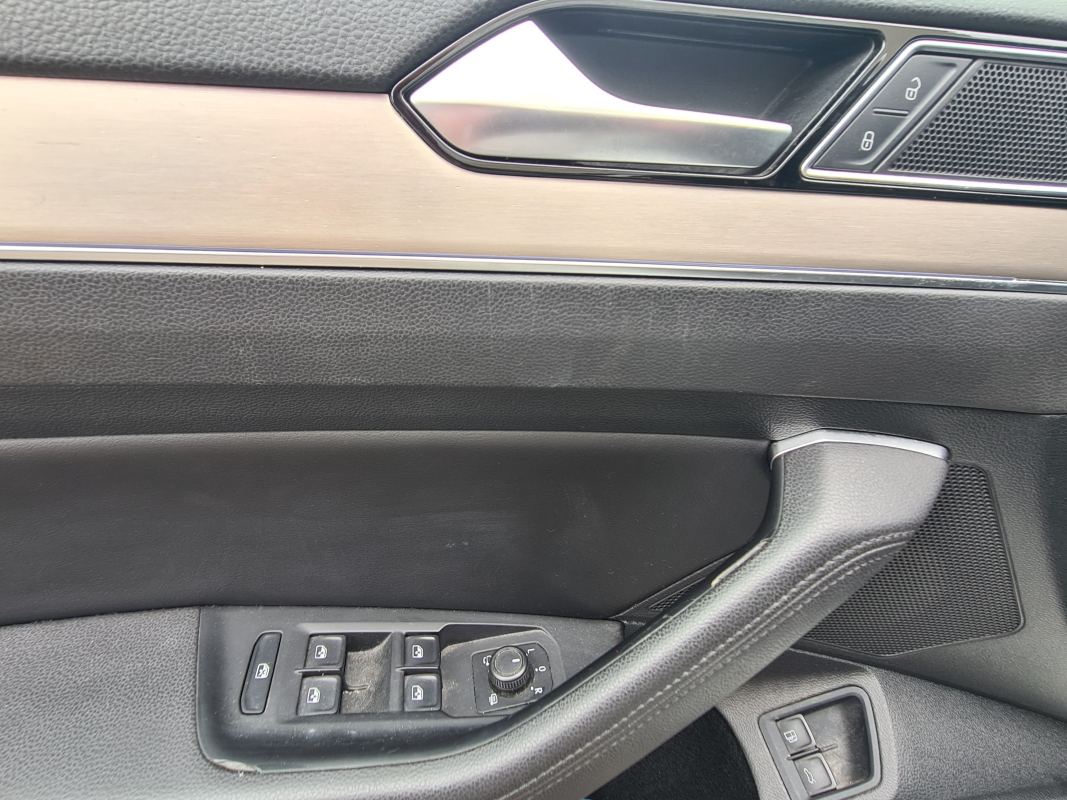 Volkswagen Passat SW — 22