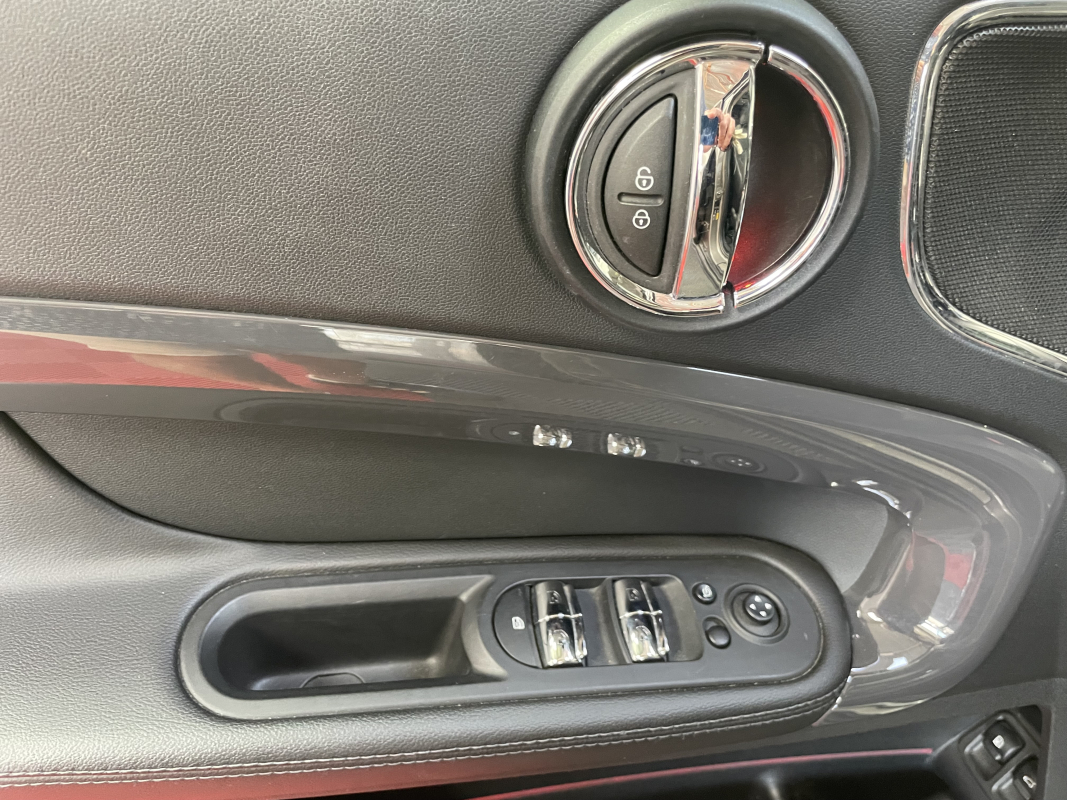 Mini Countryman — 32