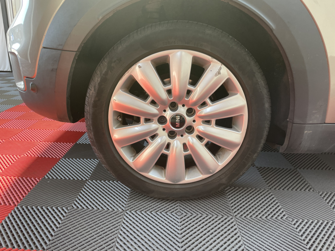 Mini Countryman — 36