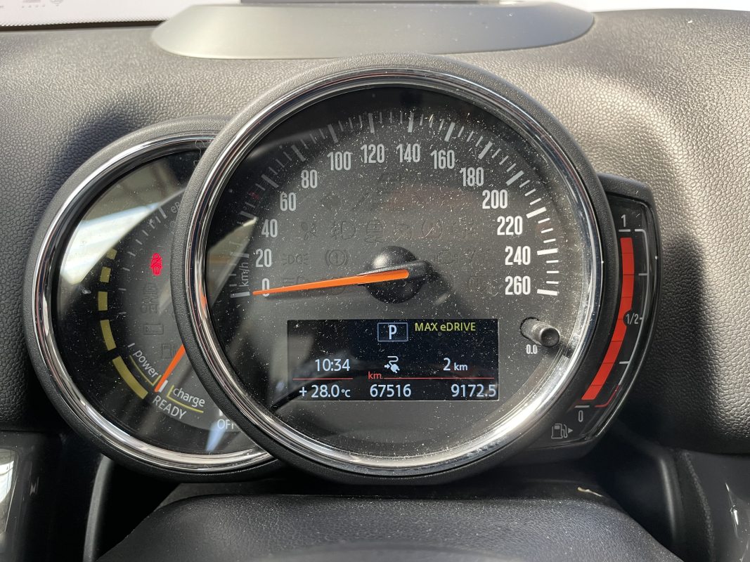 Mini Countryman — 16