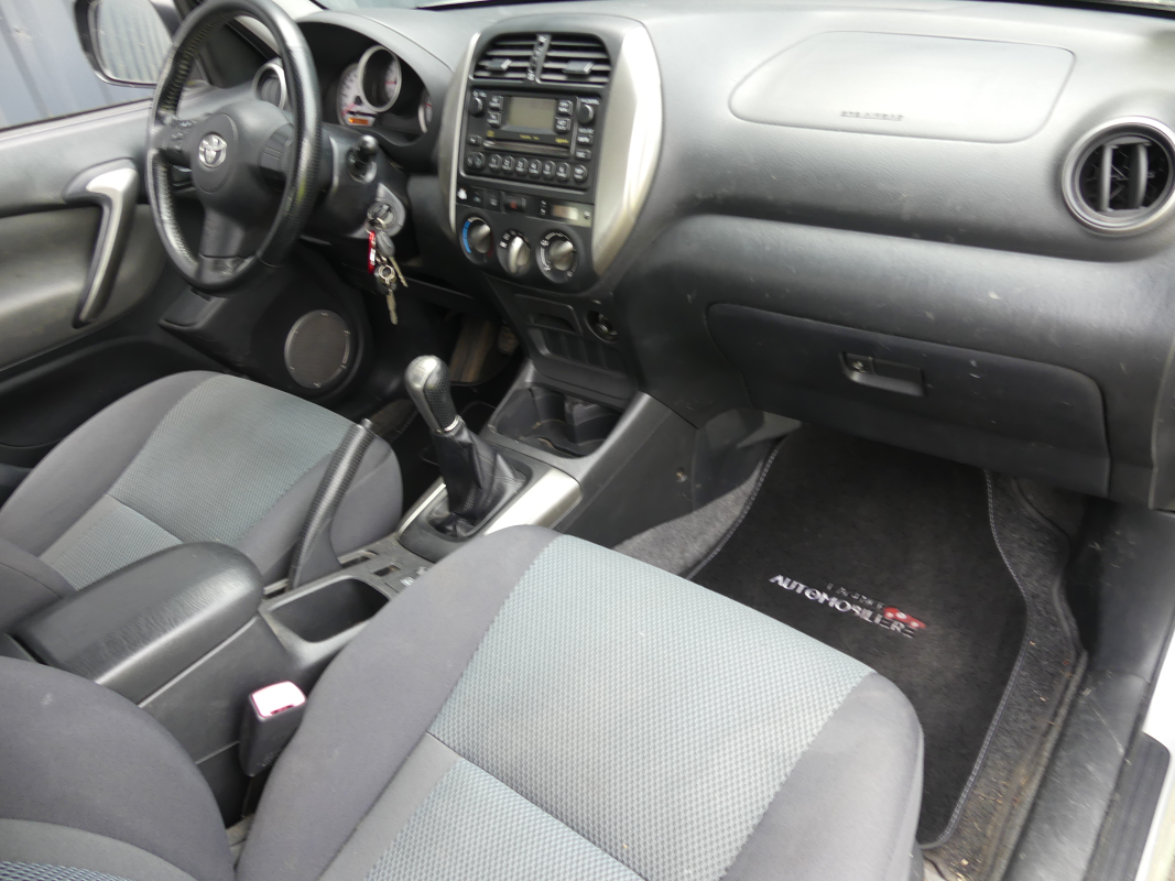 Toyota RAV4 — 13