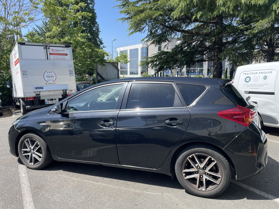 Toyota Auris — 4