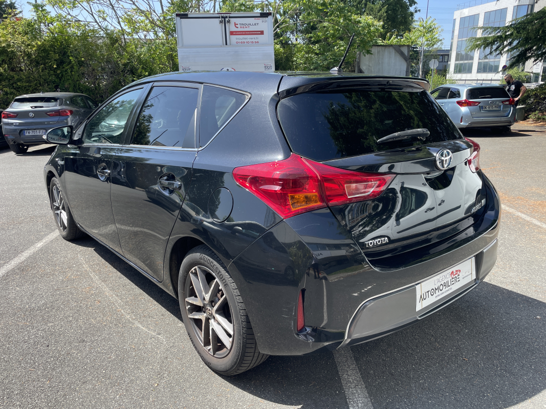 Toyota Auris — 5