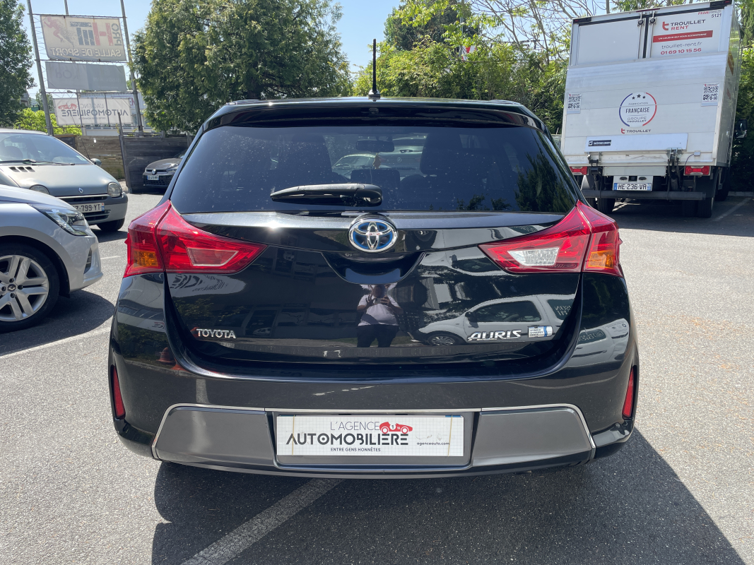 Toyota Auris — 6