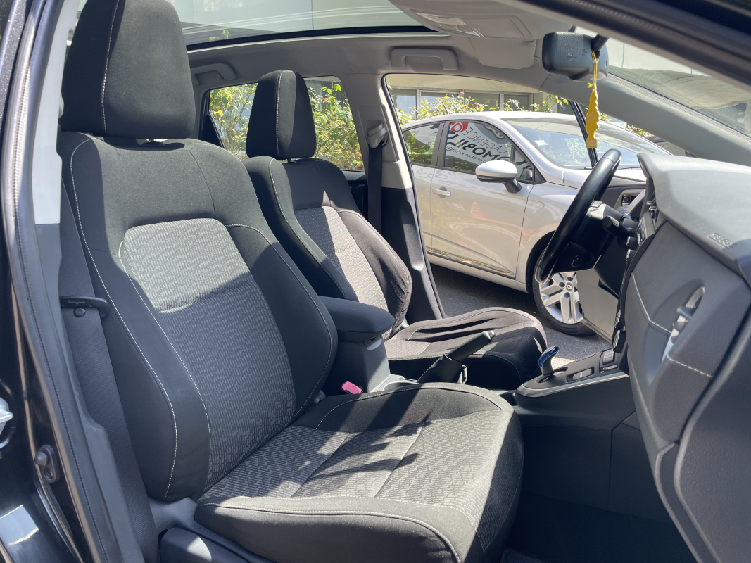 Toyota Auris — 11