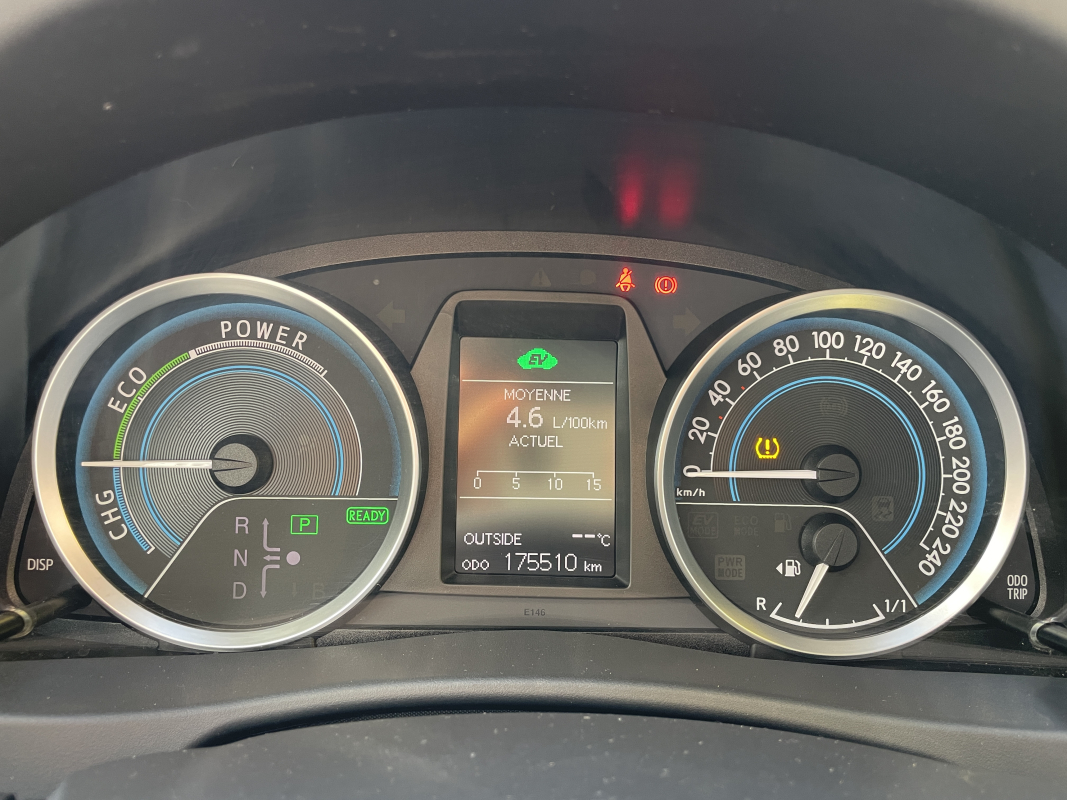 Toyota Auris — 16