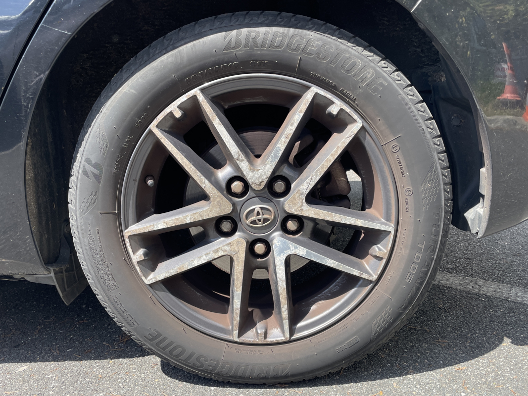 Toyota Auris — 23
