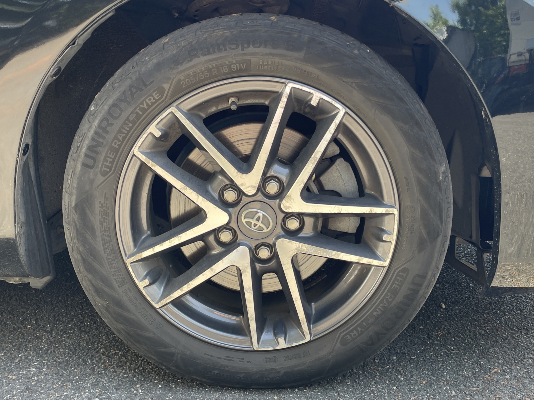 Toyota Auris — 25