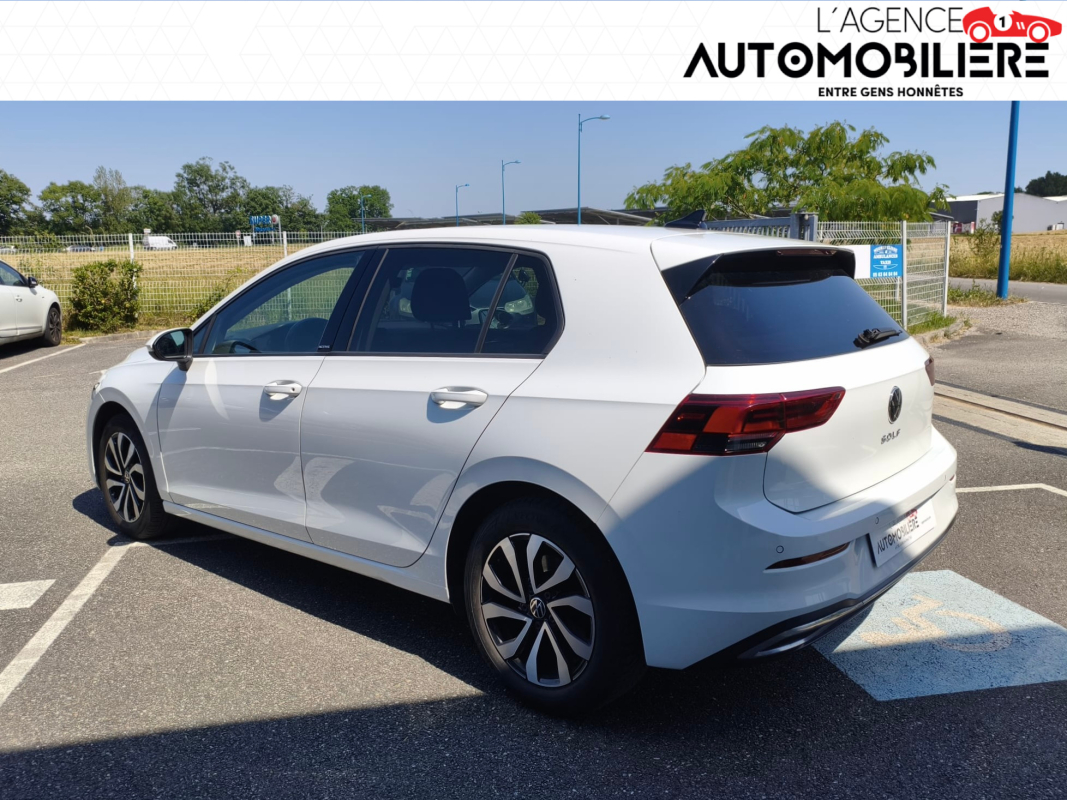 Volkswagen Golf — 5