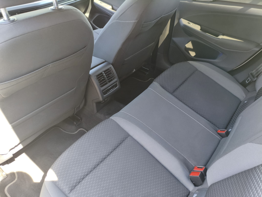 Volkswagen Golf — 23