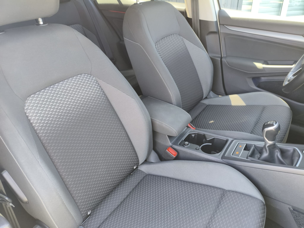 Volkswagen Golf — 17