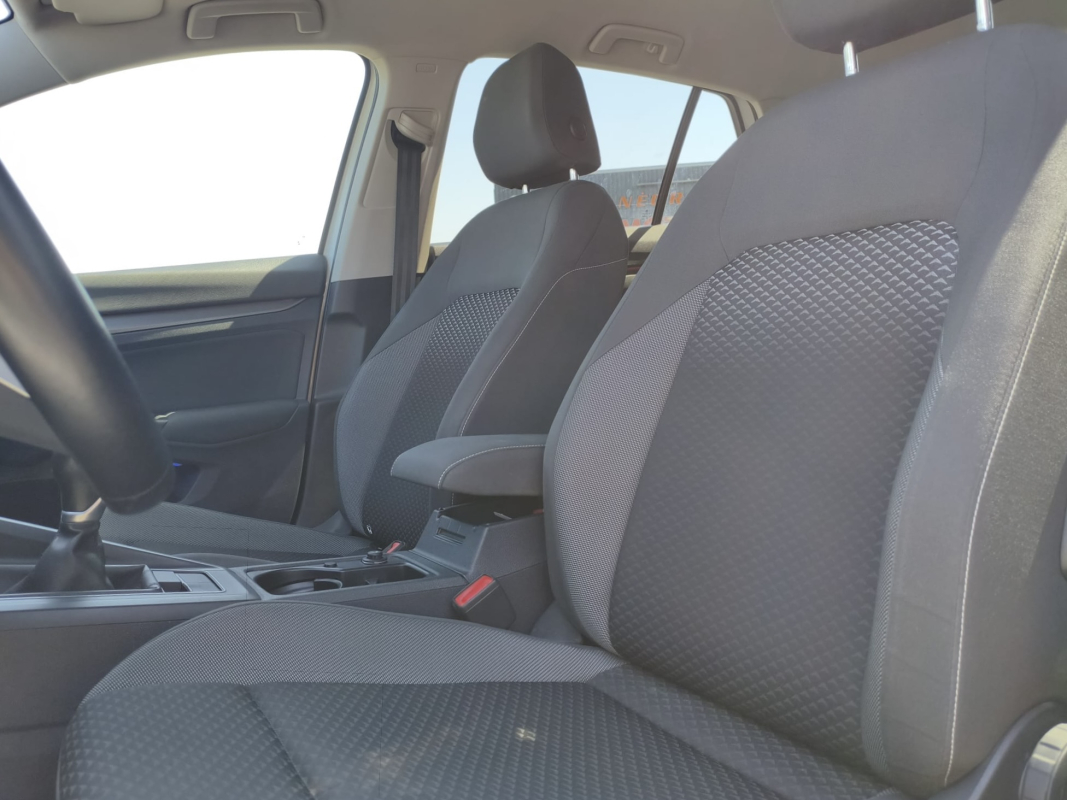 Volkswagen Golf — 11