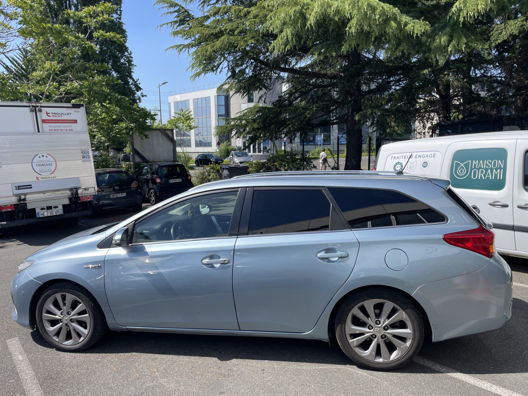Toyota Auris Touring Sport — 4