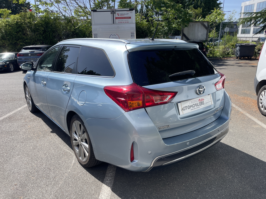 Toyota Auris Touring Sport — 5