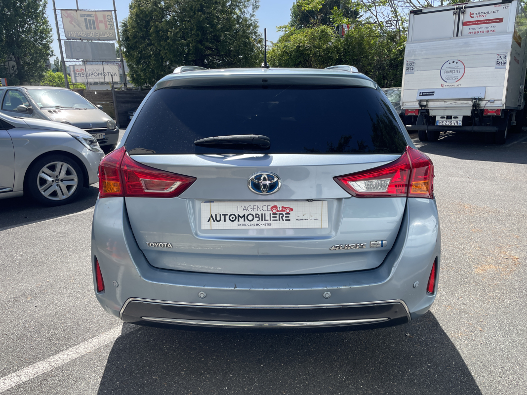 Toyota Auris Touring Sport — 6