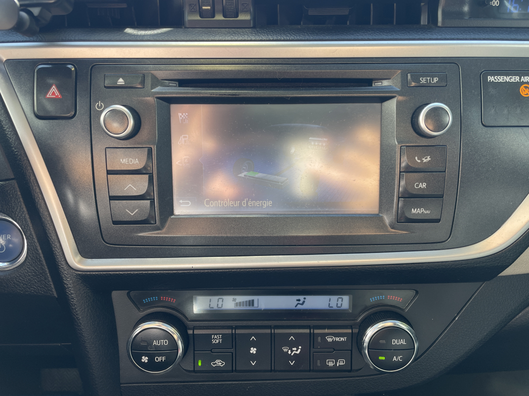 Toyota Auris Touring Sport — 18