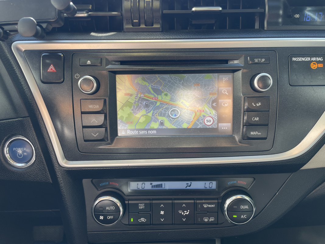 Toyota Auris Touring Sport — 19