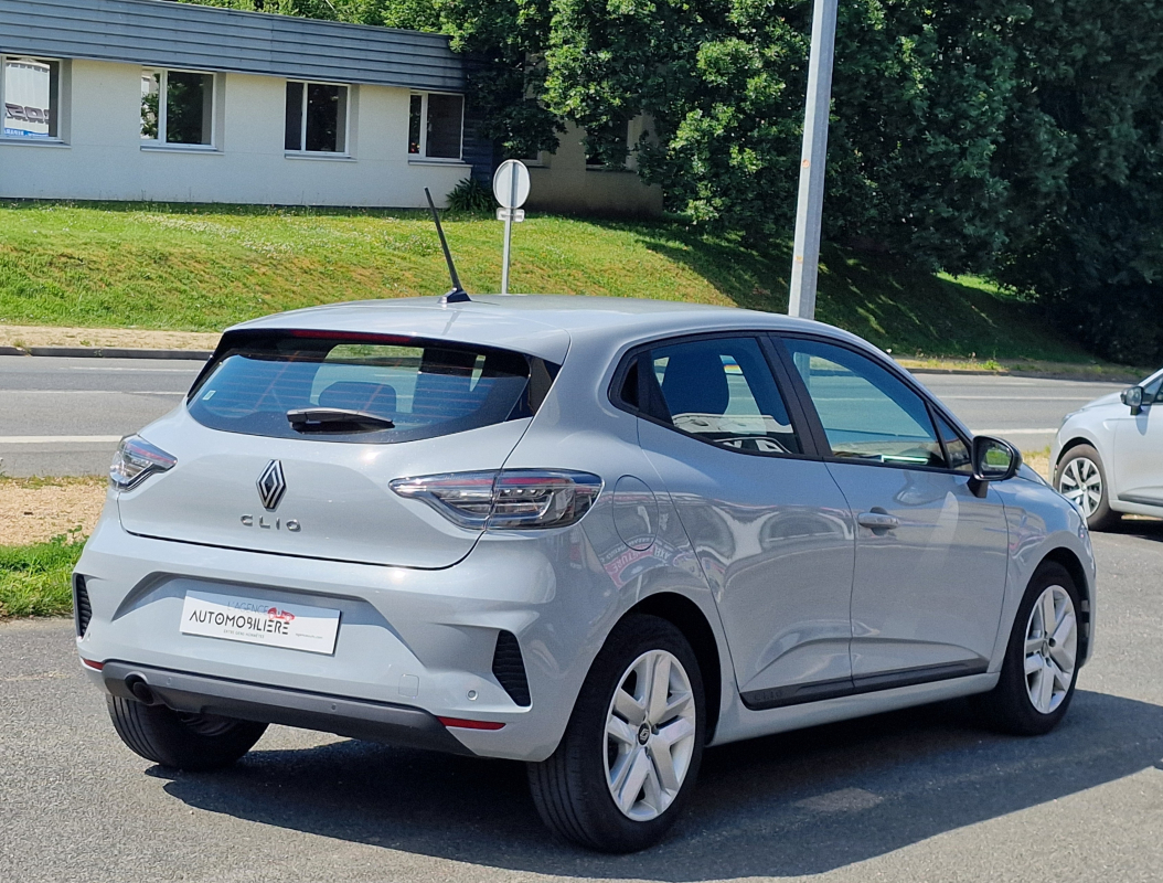 Renault Clio — 6