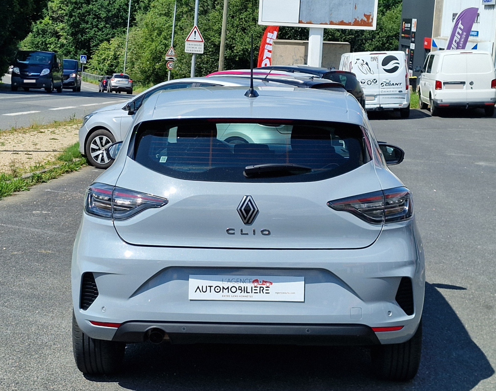 Renault Clio — 7