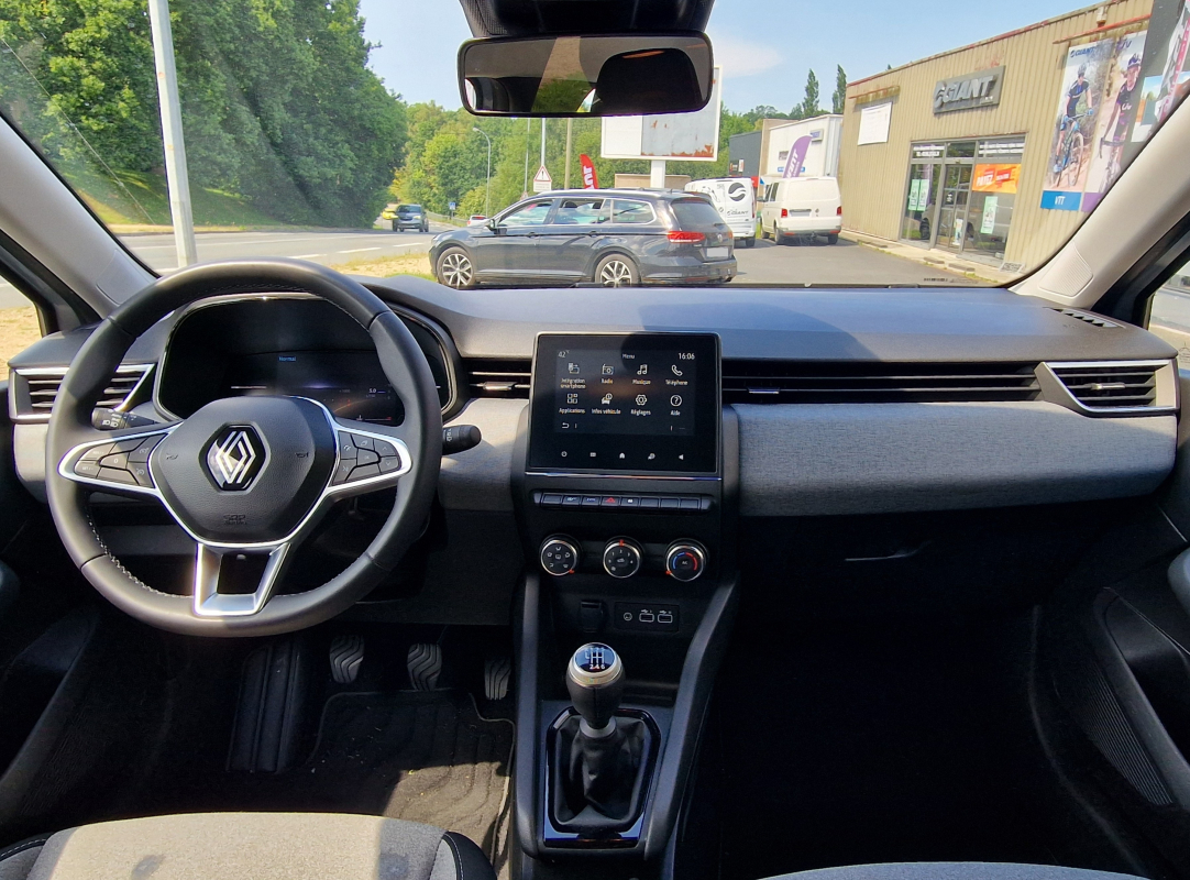 Renault Clio — 10
