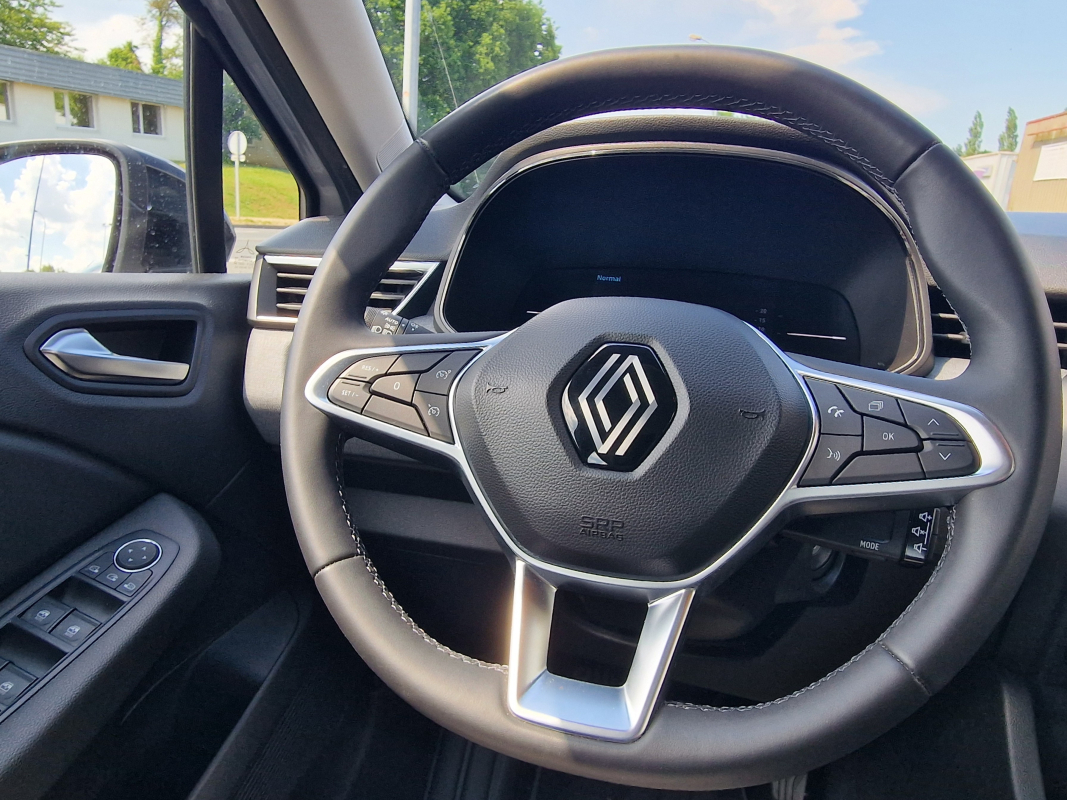 Renault Clio — 11