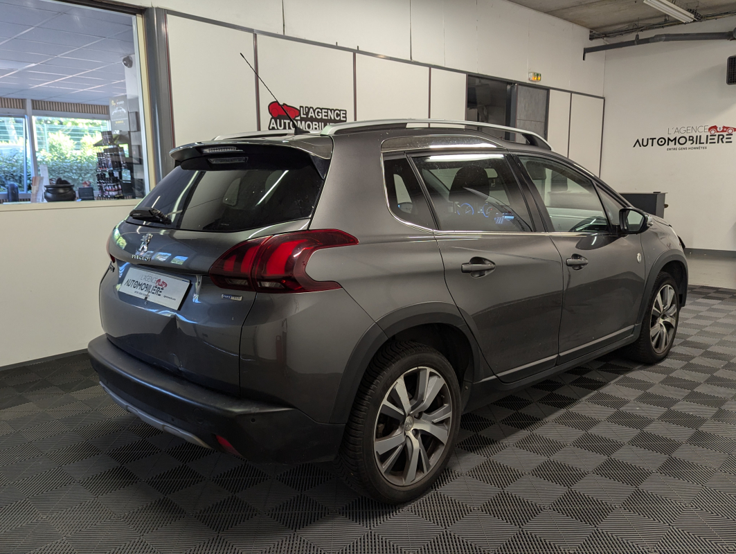 Peugeot 2008 — 4