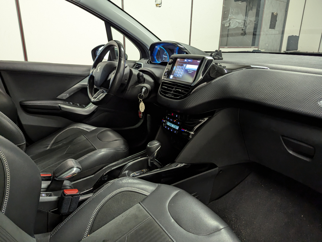 Peugeot 2008 — 10