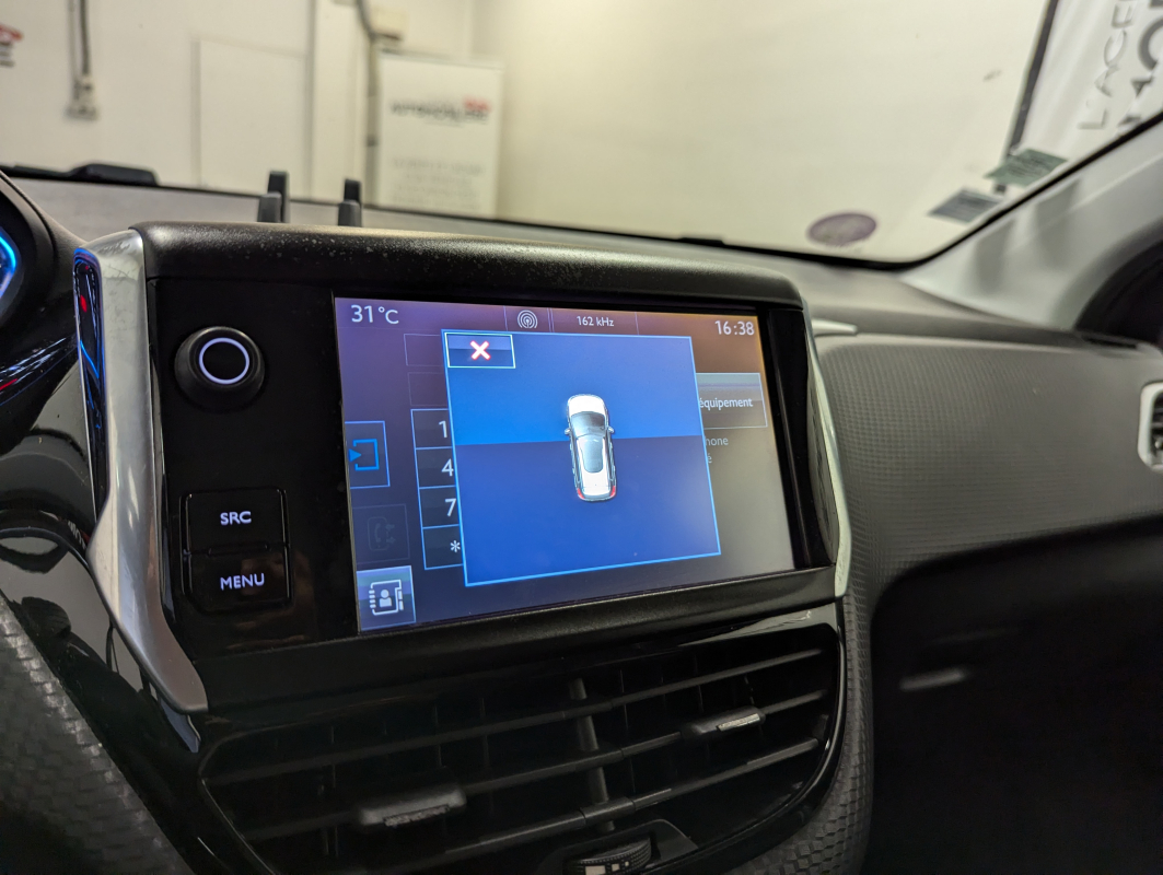 Peugeot 2008 — 18