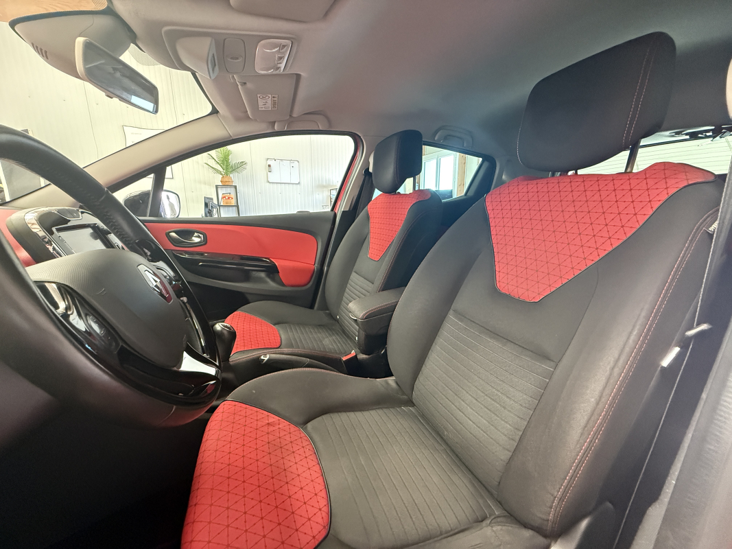 Renault Clio — 12