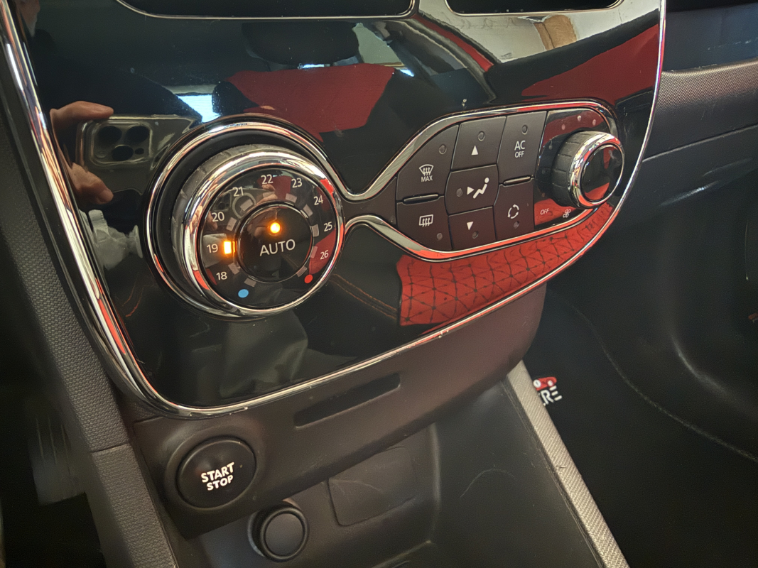 Renault Clio — 19