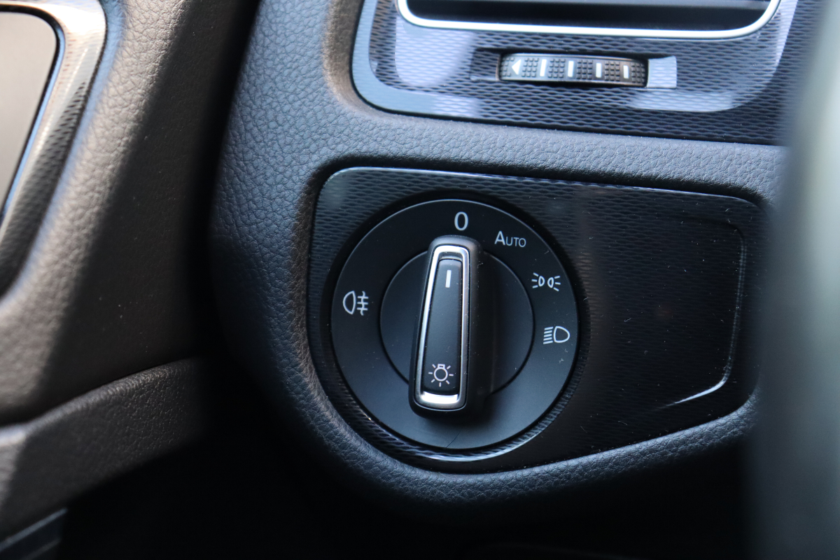 Volkswagen Golf — 14