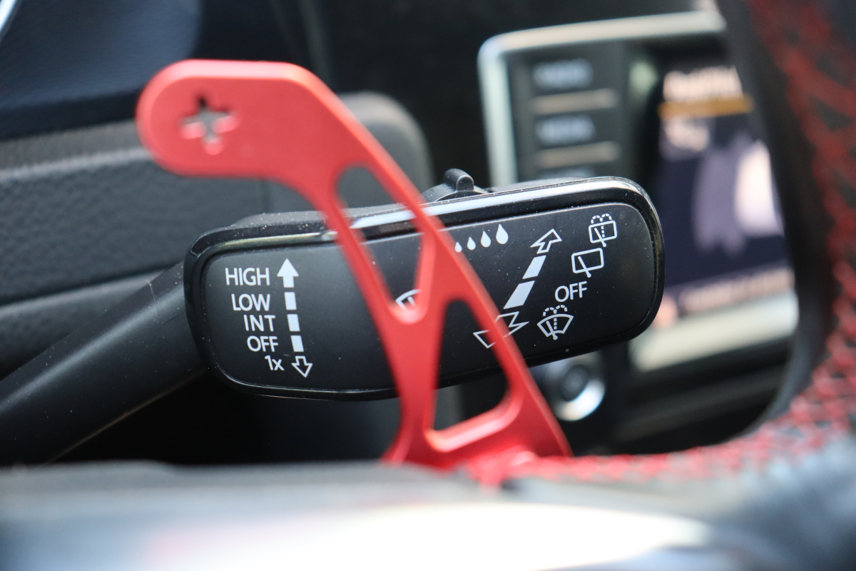 Volkswagen Golf — 32