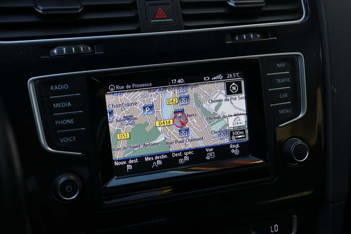 Volkswagen Golf — 18