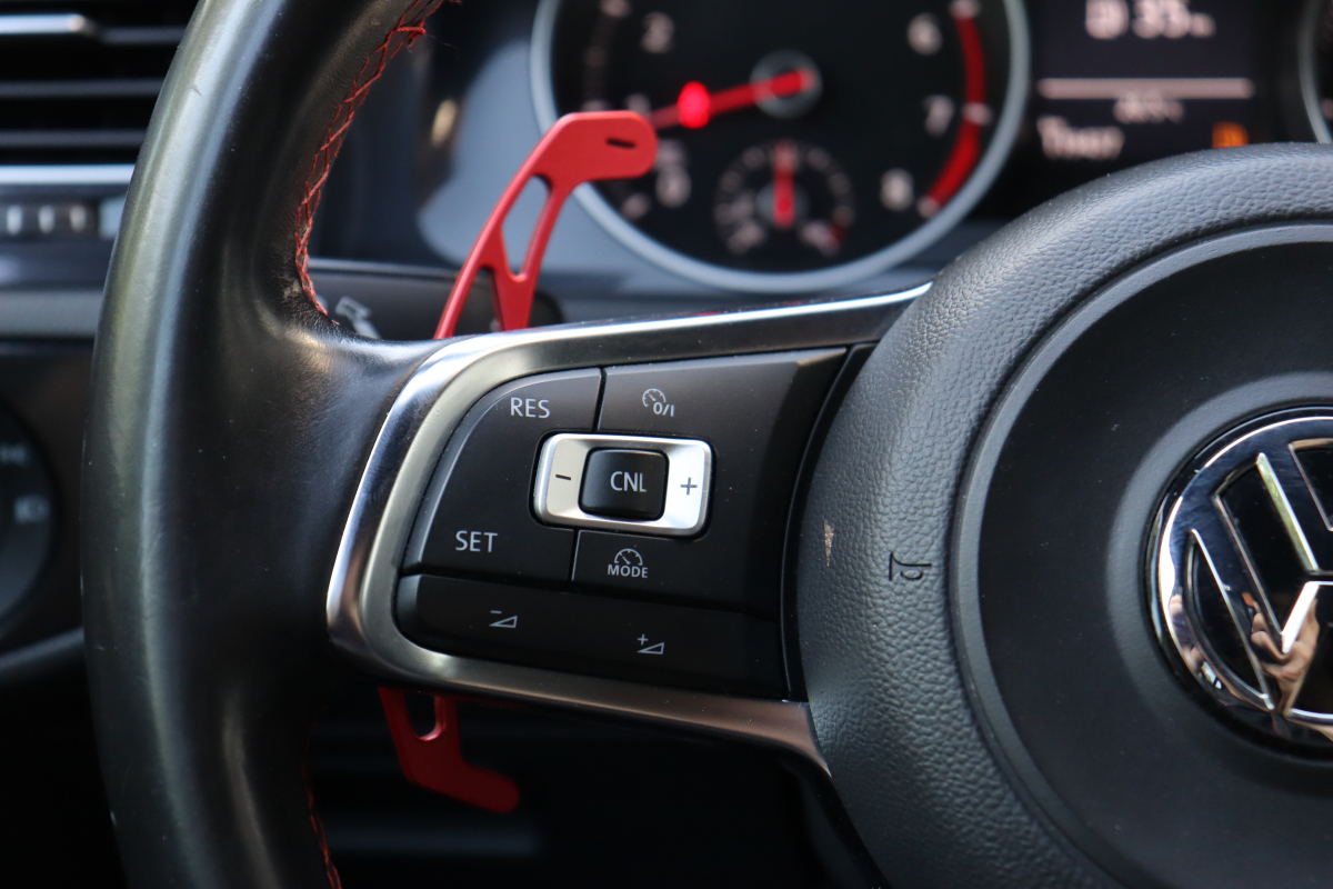 Volkswagen Golf — 15