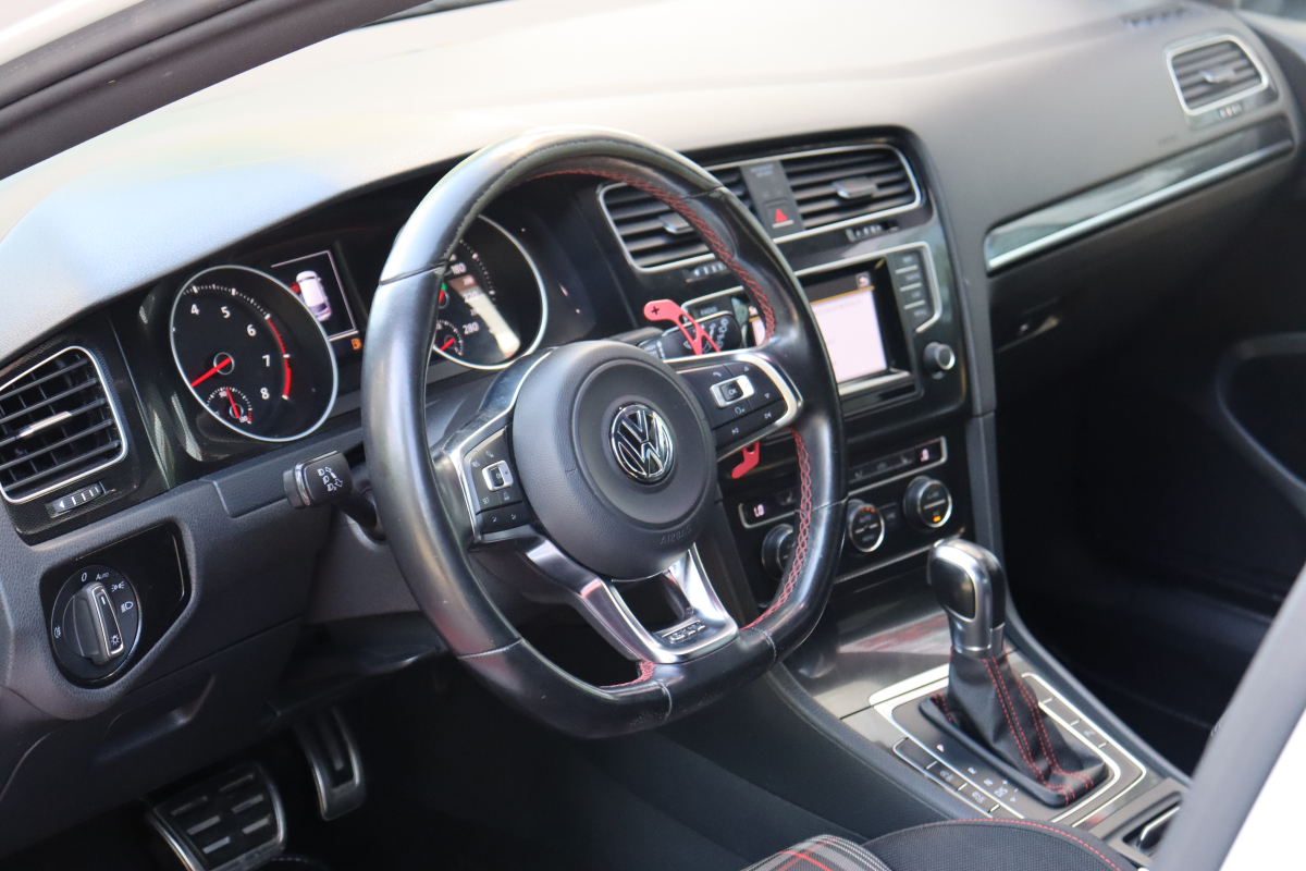 Volkswagen Golf — 22