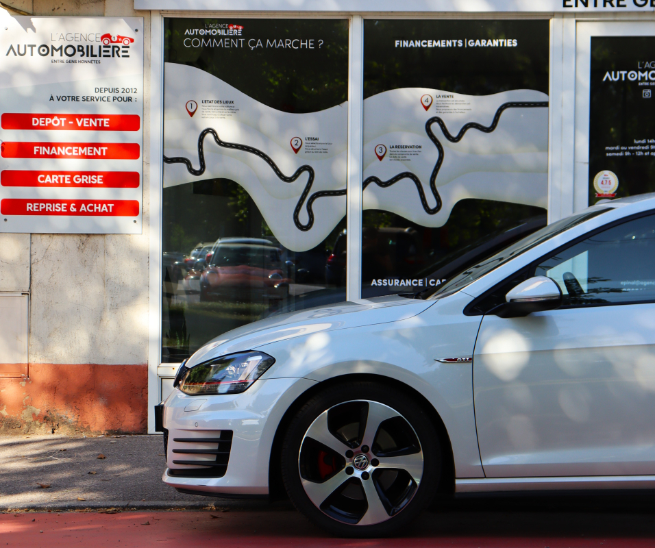Volkswagen Golf — 2