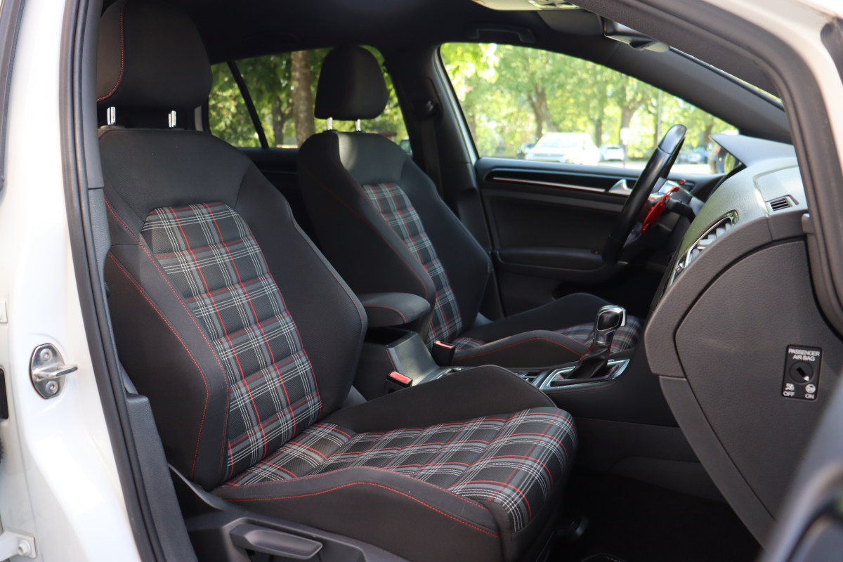 Volkswagen Golf — 10