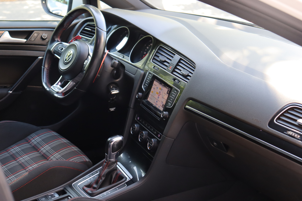 Volkswagen Golf — 11