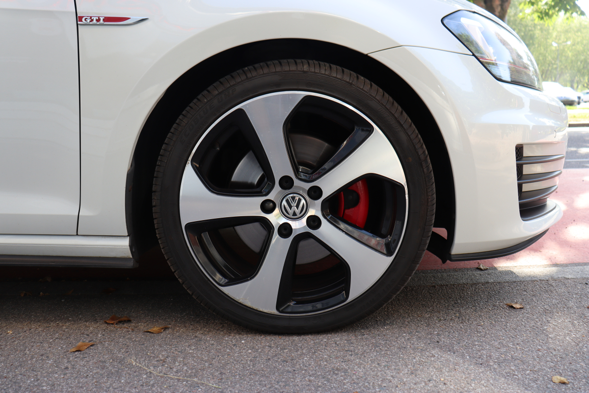 Volkswagen Golf — 36
