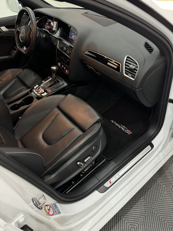 Audi RS4 — 12