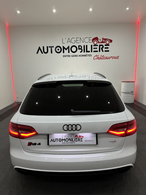 Audi RS4 — 6