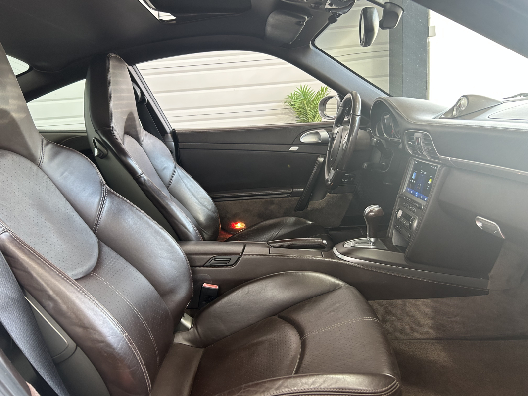 Porsche 911 — 9