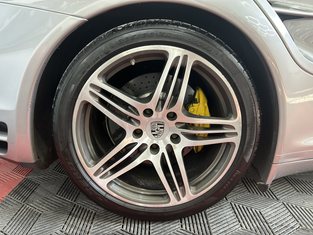 Porsche 911 — 33