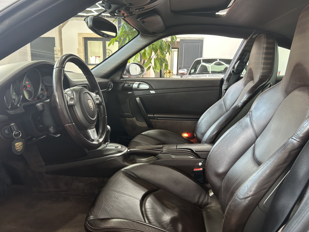 Porsche 911 — 12
