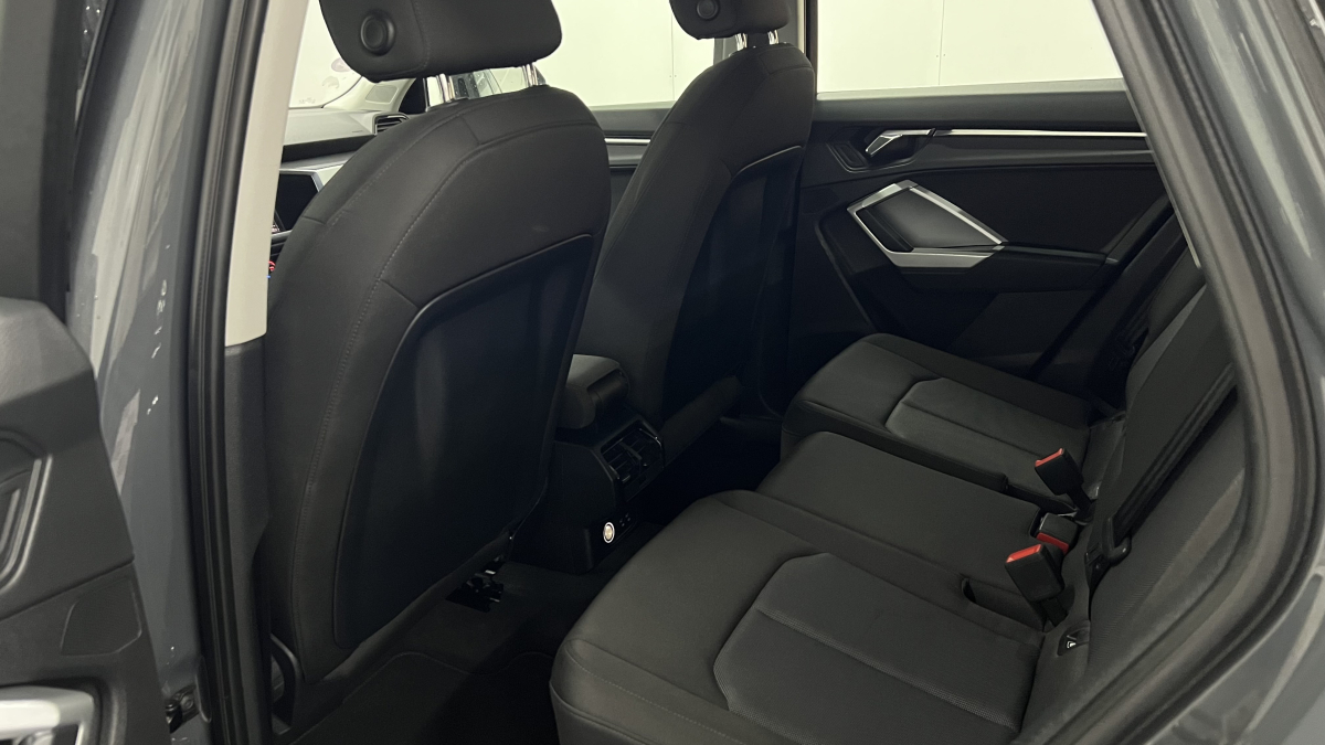 Audi Q3 — 16