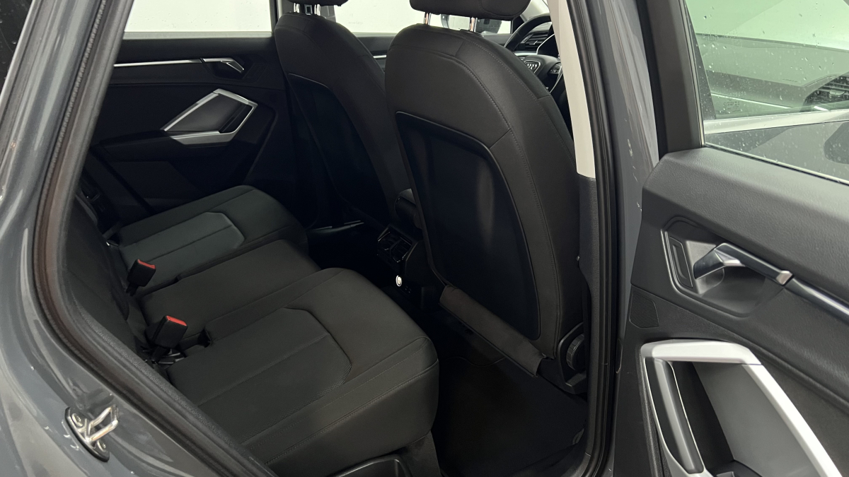 Audi Q3 — 13