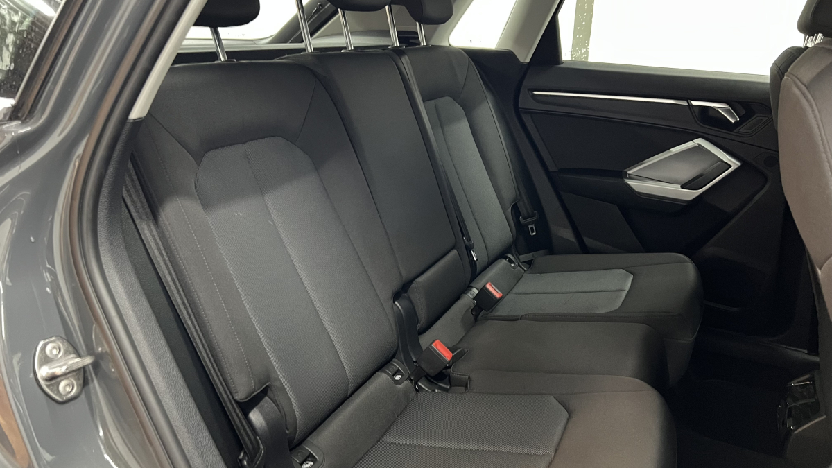 Audi Q3 — 14