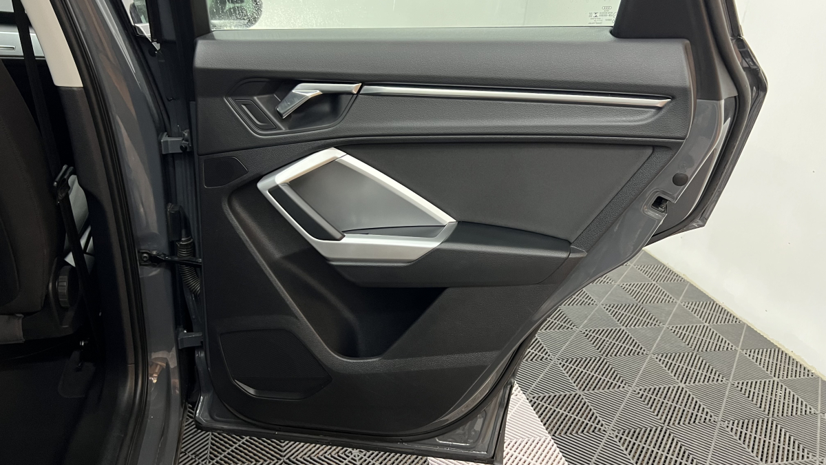 Audi Q3 — 15
