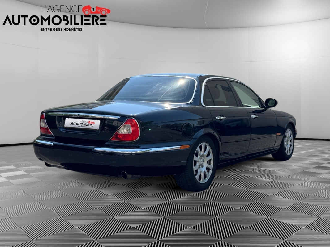 Jaguar XJ — 5