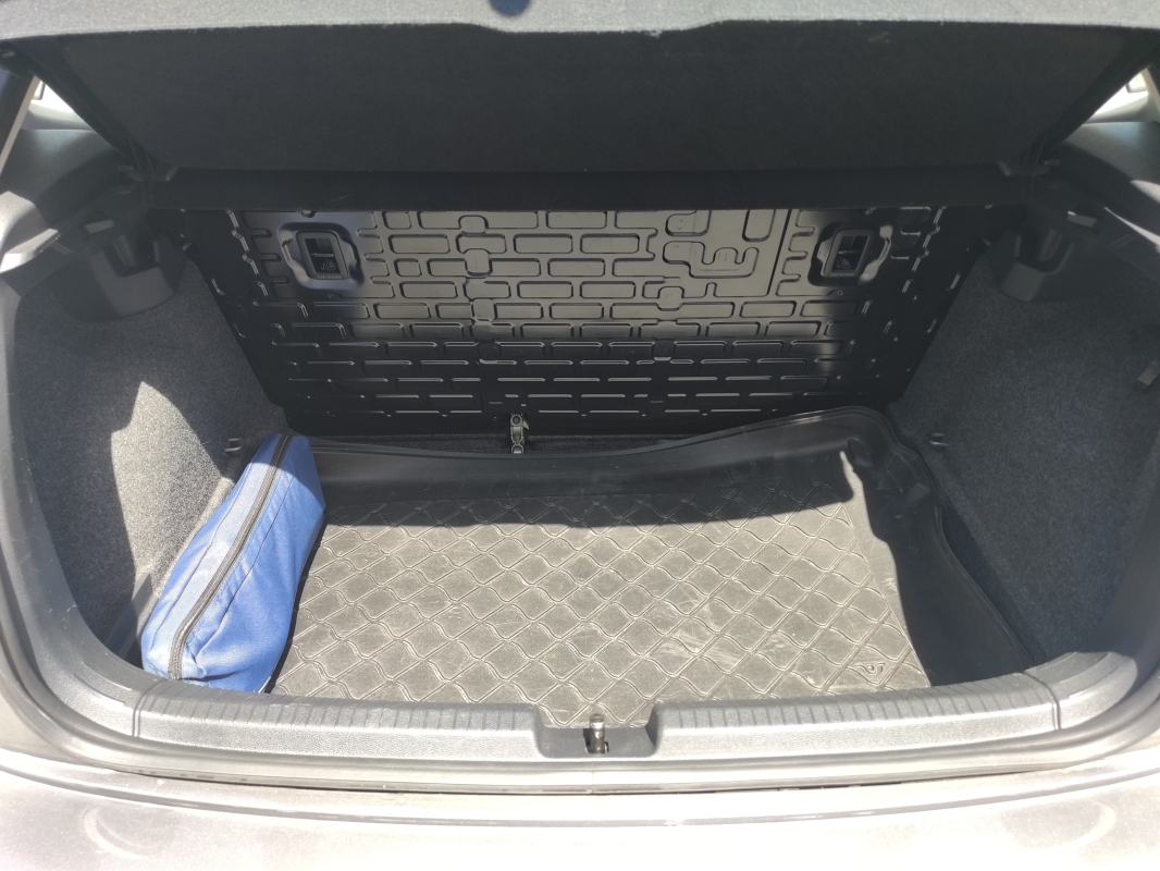 Volkswagen Polo — 19